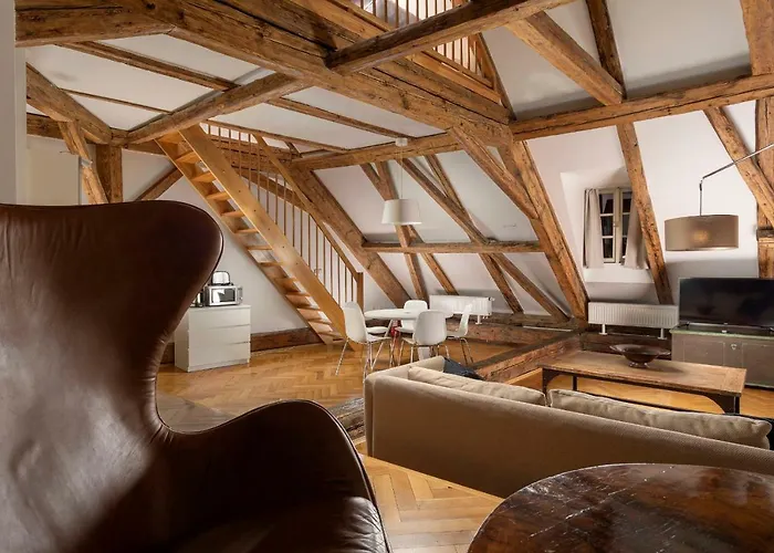 Three Golden Crowns Apartments Prag